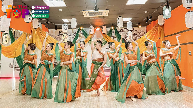 top-10-dia-chi-cho-thue-trang-phuc-bieu-dien-phu-tho-gia-tot-phuthotoplist