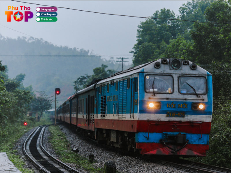 di-chuyen-bang-tau-hoa-phuthotoplist