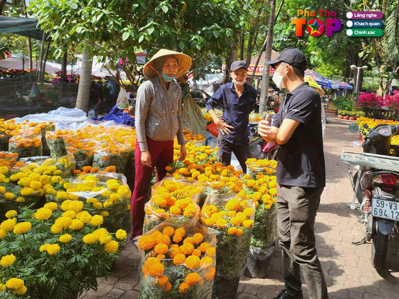 Bi-quyet-chon-hoa-tet-dep-phuthotoplist