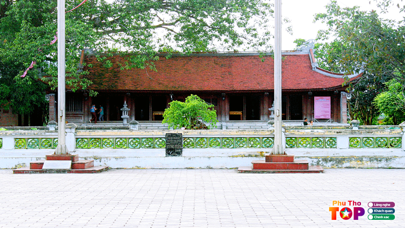 Den-mau-au-co-phu-tho-dia-diem-du-lich-tam-linh-dac-sac