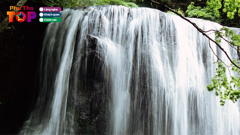 Thac-may-phu-tho-ve-dep-cua-hoang-so-ky-bi-cua-nui-rung-phuthotoplist