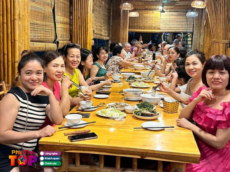 Nha-hang-va-am-thuc-dia-phuong-phuthotoplist
