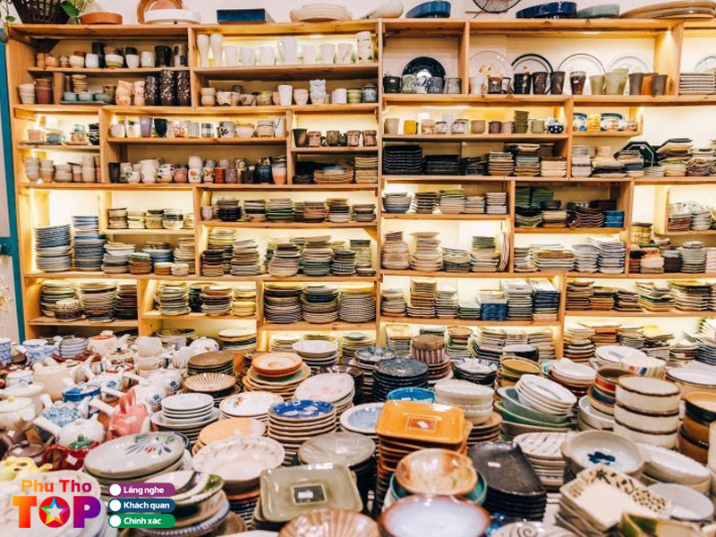 Nhung-kinh-nghiem-khi-ban-di-mua-gom-su-tai-cua-hang-phuthotoplist