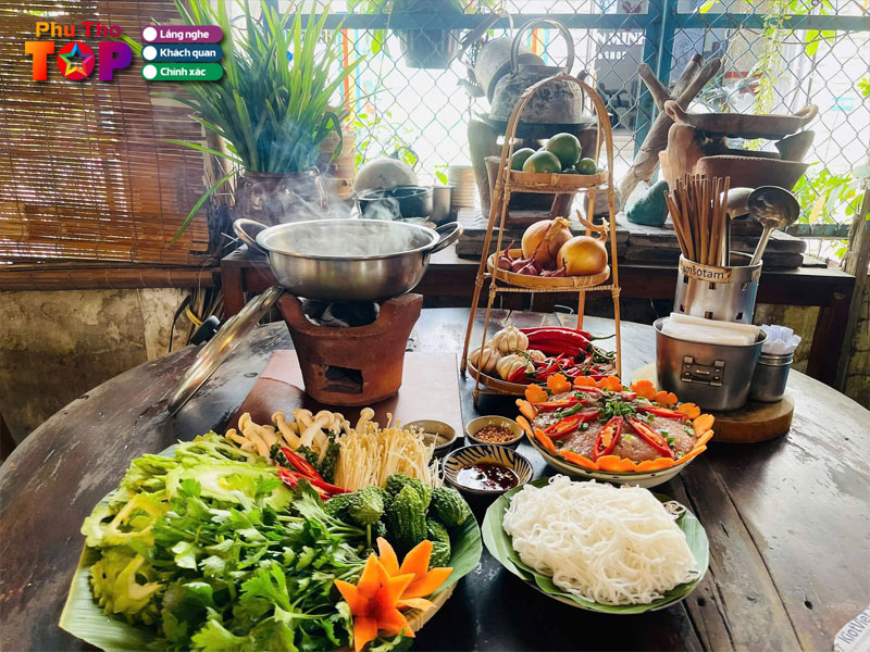 Huong-dan-lua-chon-quan-an-toi-va-meo-trai-nghiem-tu-dan-ban-dia-phuthotoplist