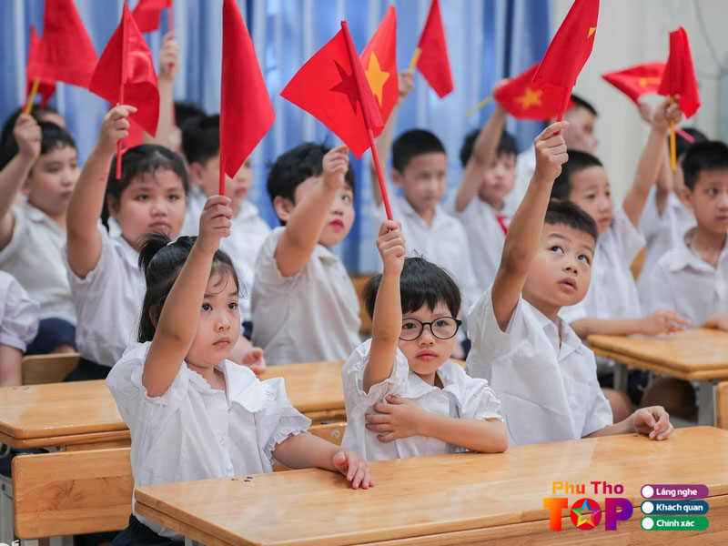 Huong-dan-lua-chon-va-meo-trai-nghiem-tu-dan-ban-dia-phuthotoplist