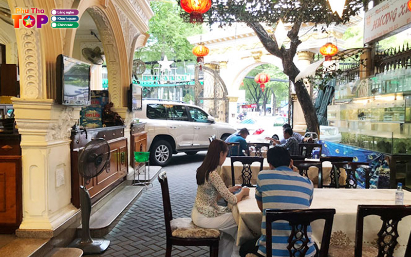 Nha-hang-huong-xua-phuthotoplist