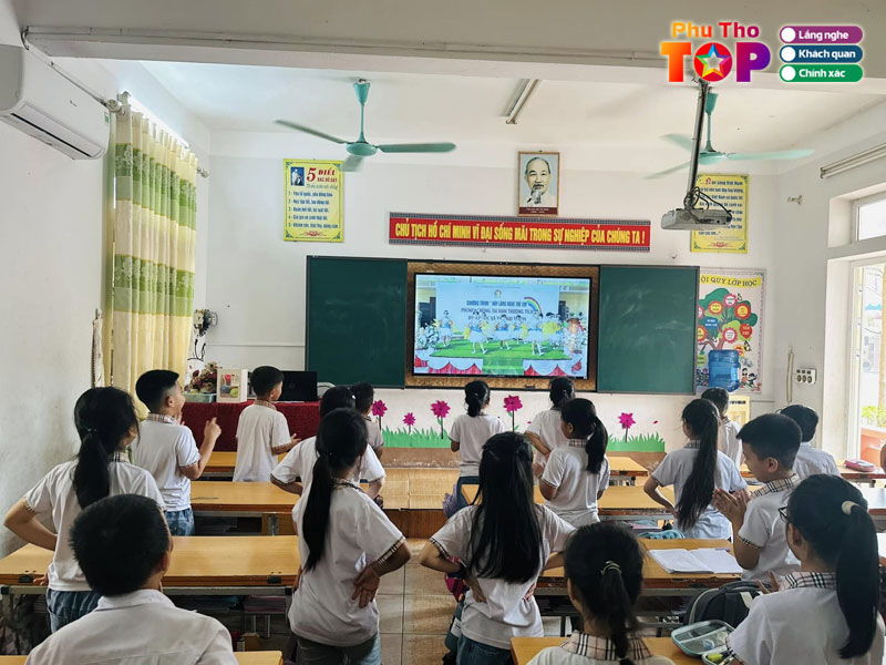Truong-tieu-hoc-song-lo-phuthotoplist