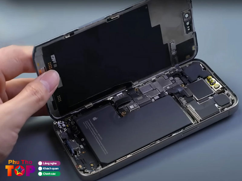 Nhung-luu-y-khi-chon-cua-hang-thay-pin-dien-thoai-iphone-phuthotoplist