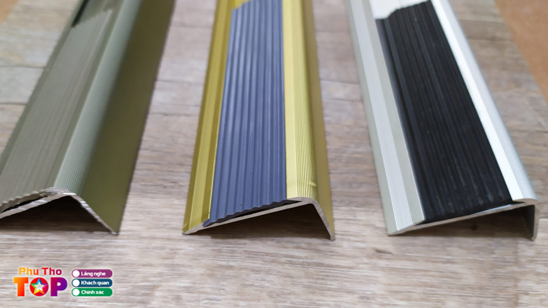 Top-5-don-vi-cung-cap-nep-chong-truot-cau-thang-o-phu-tho-gia-tot