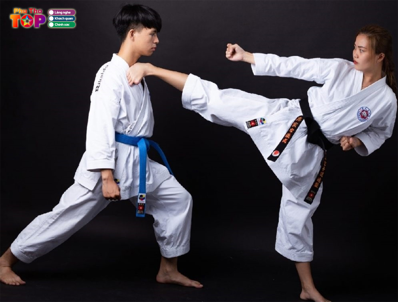 Ban-chi-can-bo-ra-2-den-3-buoi-moi-tuan-de-luyen-tap-vo-thuat