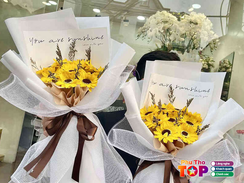 Tieu-chi-chon-shop-ban-hoa-tot-nghiep-dep-phuthotoplist