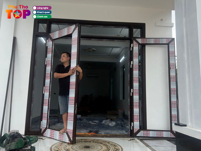 Cua-nhom-xingfa-nhap-khau-phu-tho-phuthotoplist