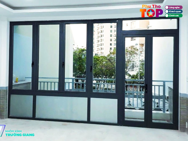 Kinh-nghiem-khi-lua-chon-don-vi-thi-cong-cua-nhom-xingfa-phuthotoplist