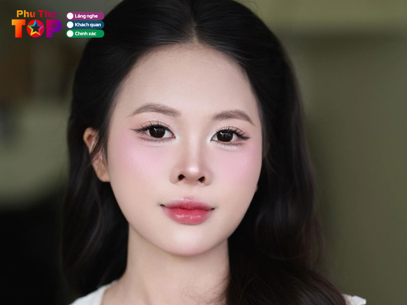 Linhzim-makeup-academy-phuthotoplist