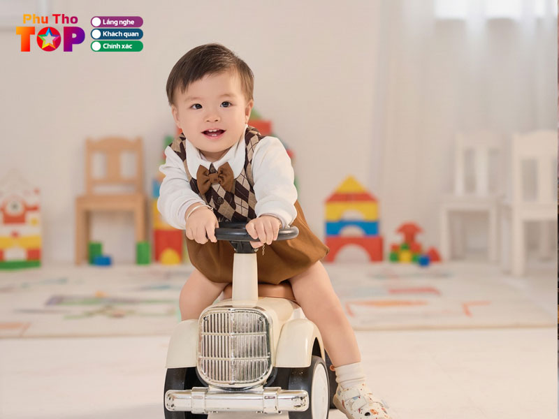 Nguyen-cuong-baby-family-phuthotoplist