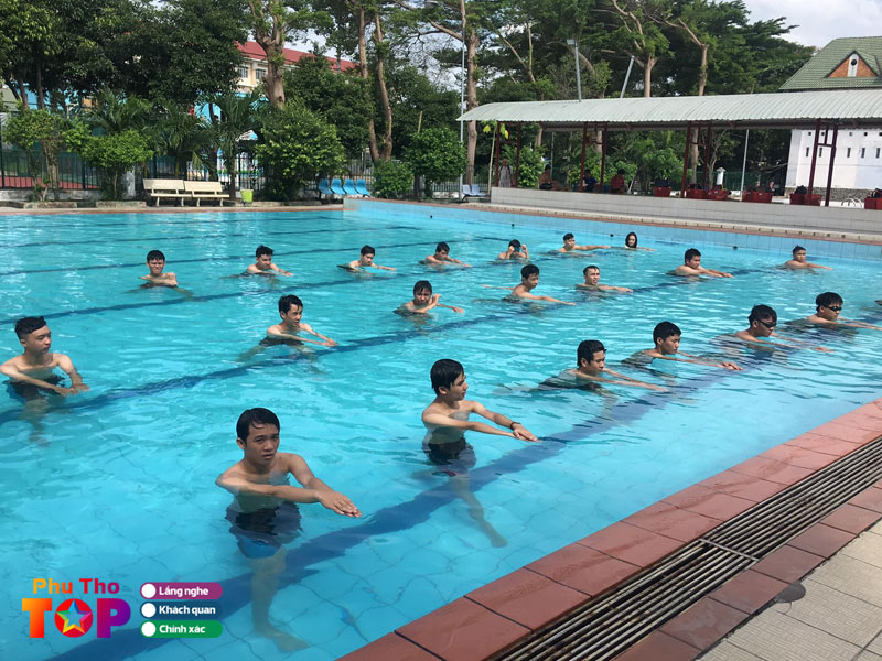 Nhung-luu-y-khi-chon-cac-lop-de-hoc-boi-cho-nguoi-moi-phuthotoplist