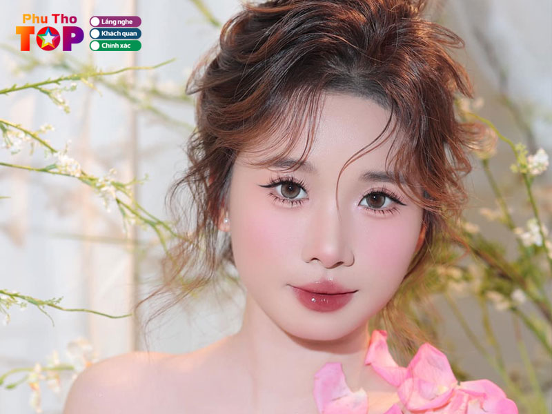 Thu-trang-makeup-phuthotoplist