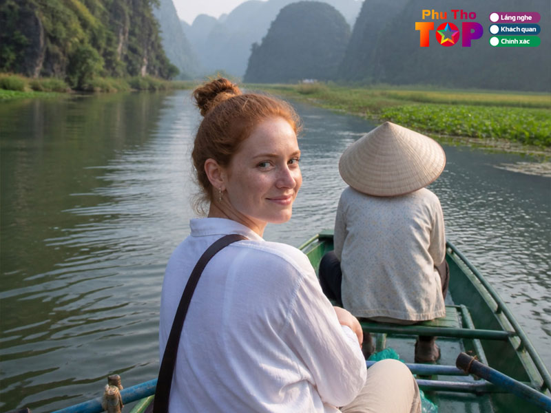 Minh-bach-khi-gioi-thieu-dich-vu-thuong-mai-phuthotoplist